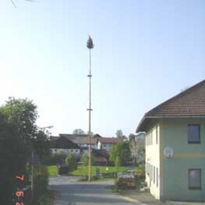 Maibaumaufstellen 2003 20150402 1335938957